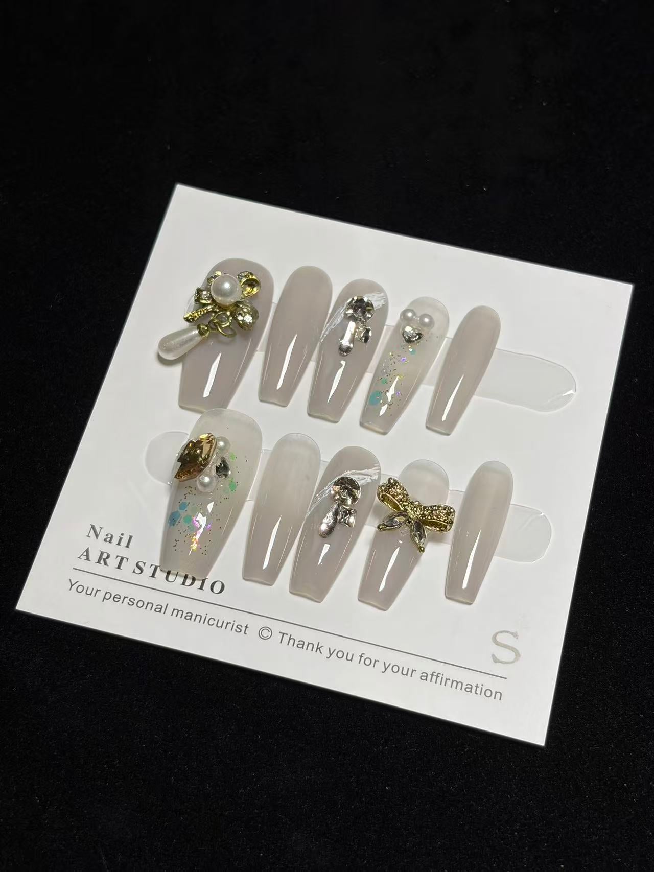 Champagne Charm No.15