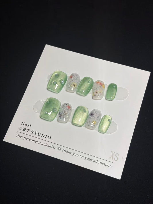 Pastel Green Cat Eye & Flower Fairy | Short Square Press-Ons No.8