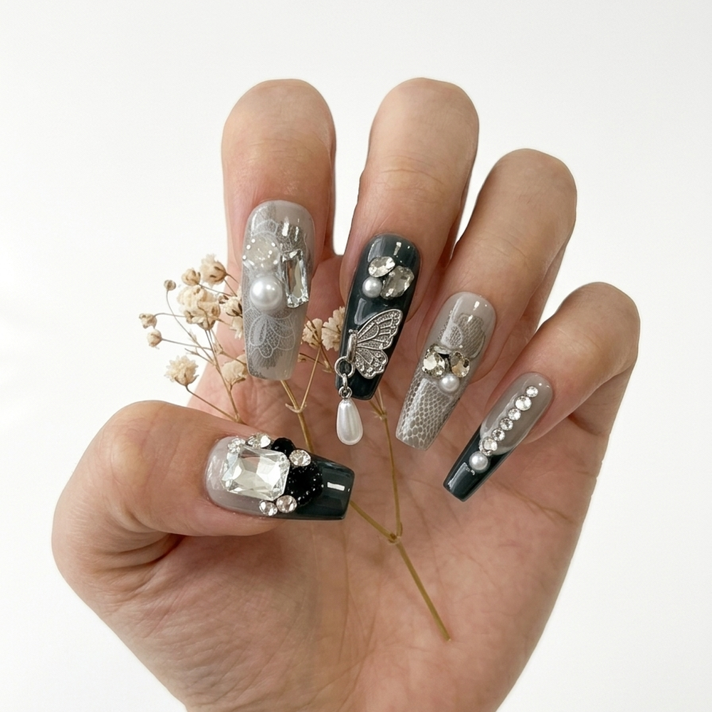 Faux ongles à presser ornés de strass faits main : Faux ongles en acrylique de luxe noirs nude, petite taille